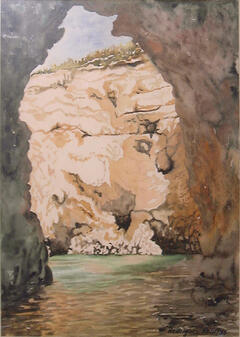 Gruta à beira mar